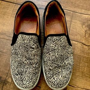 Ugg Slip on Sneakers
